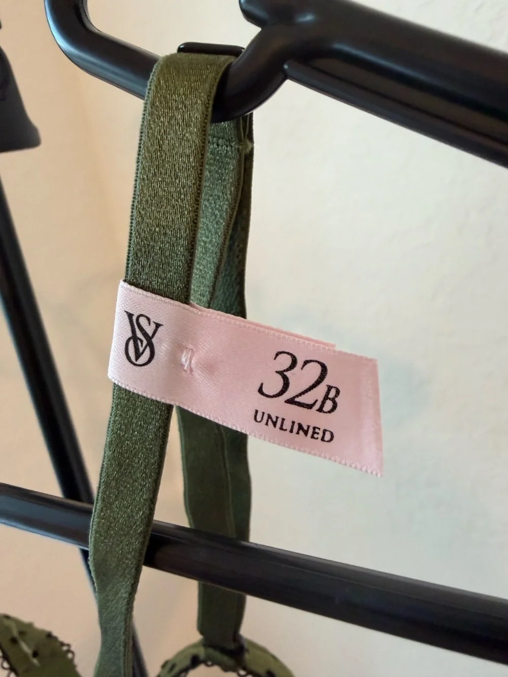 Victoria's Secret Tease Unlined Demi Bra 32B